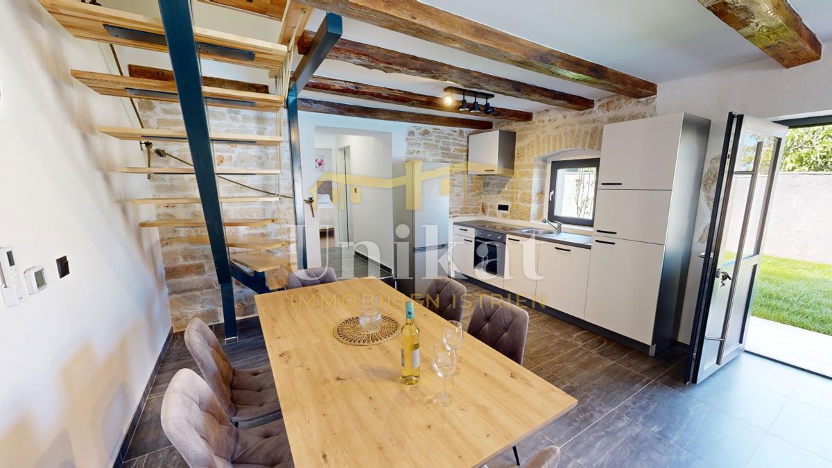 Prenovljena kamnita hiša blizu Poreča